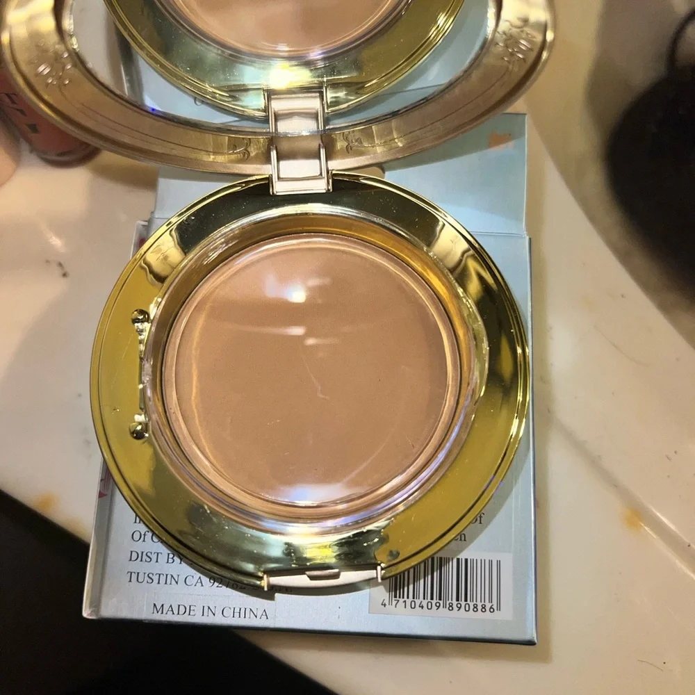 Gold Press Powder - 5 for $25 Tan Color BNIB